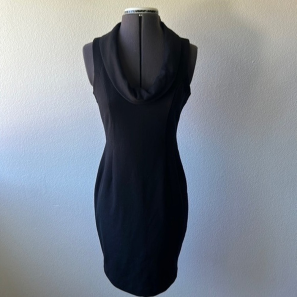 NWT Banana Republic dress size 0 black dress with Gold zipper in back Vintage